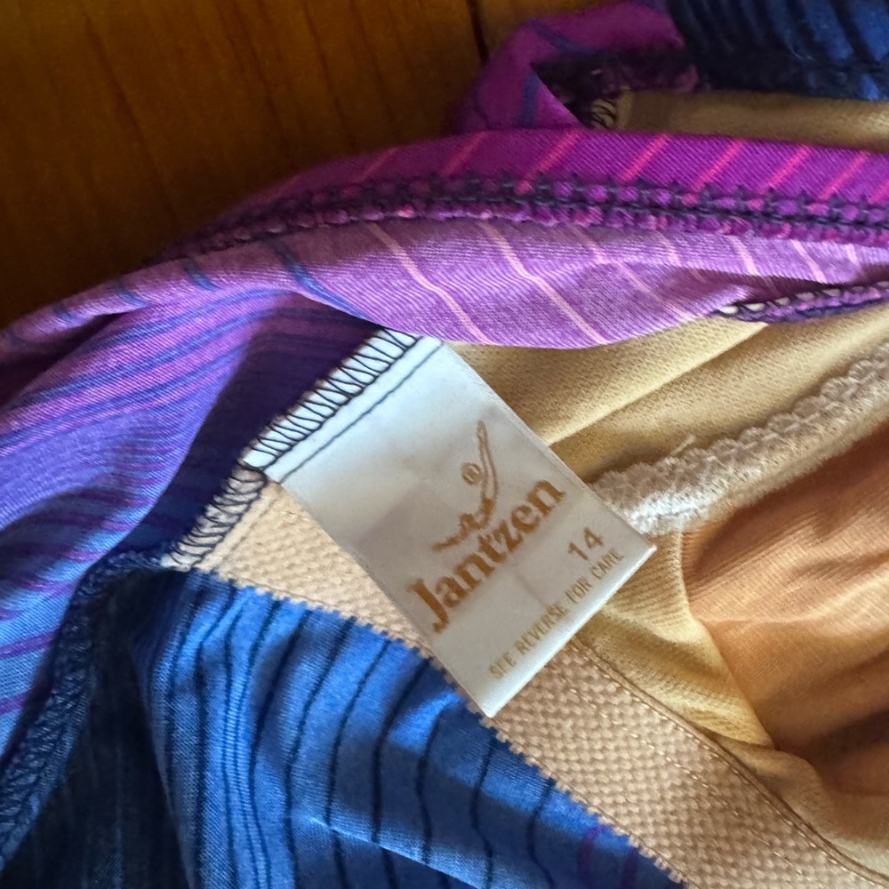Vintage 1970s Jantzen Purple and Blue Stripe Ombre Women's One Piece Swimsuit - Picture 5 of 5